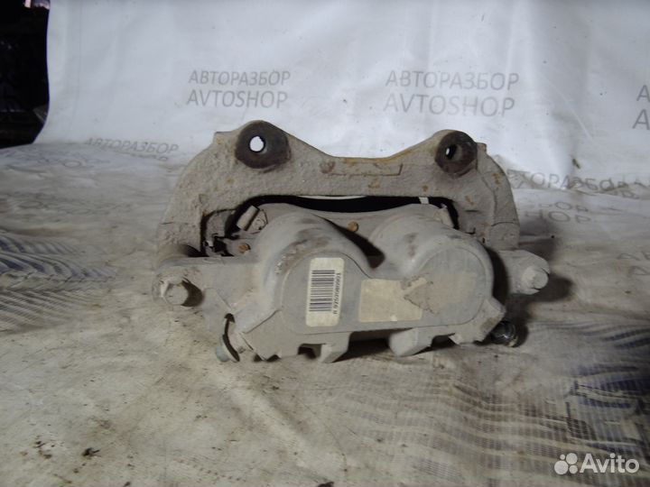 Суппорт передний правый Cadillac SRX 2003-2009