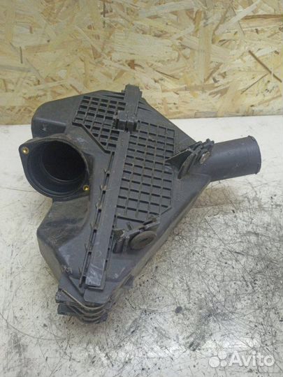 Корпус воздушного фильтра Honda Accord Vii N22A1