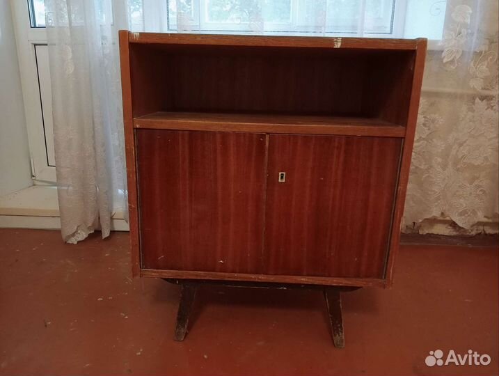 Тумбочка советских времён