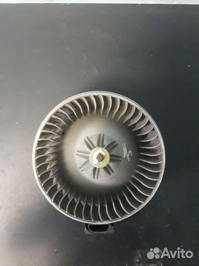 Мотор отопителя Toyota Yaris 90