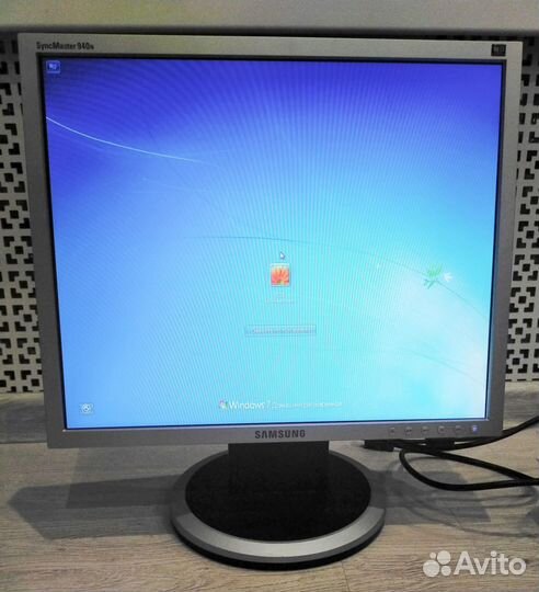 Монитор Samsung