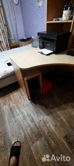 Компьютерный уголок,шкаф. Идёт комплектом