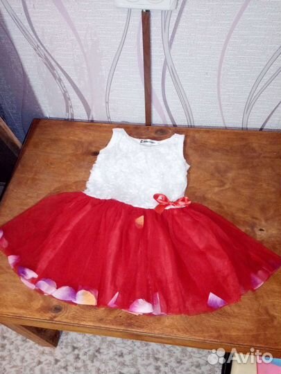 Платье нарядное