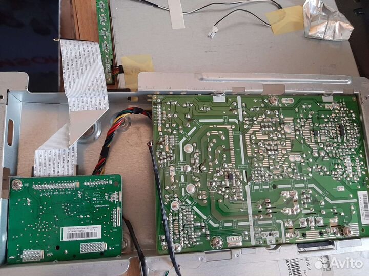Разбитый Philips 226V4L
