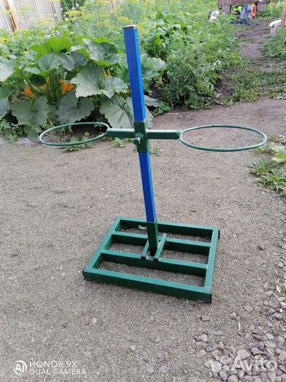 Стойка для кормления собак