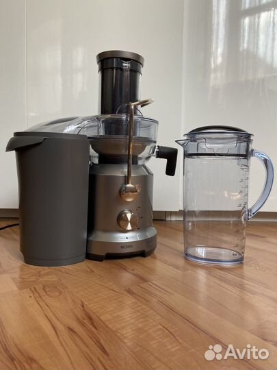 Соковыжималка центробежная Bork S701