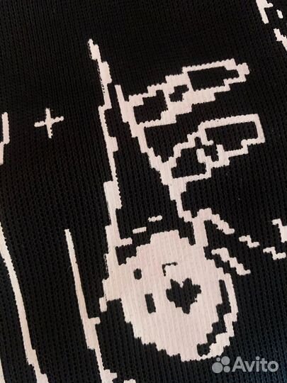 Аниме свитер черный