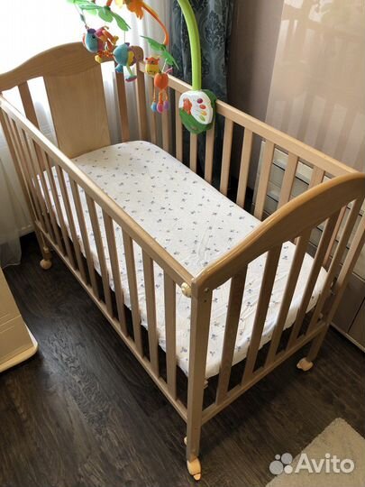 Детская кроватка