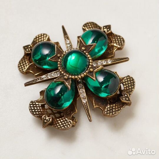 Брошь Орден, зеленые камни