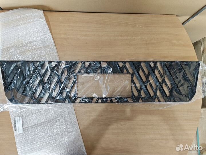 Решетка в бампер нижняя под радар AZ16D424000001