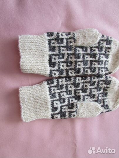 Варежки женские с жаккардовым узором