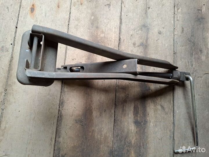 Домкрат автомобильный бу