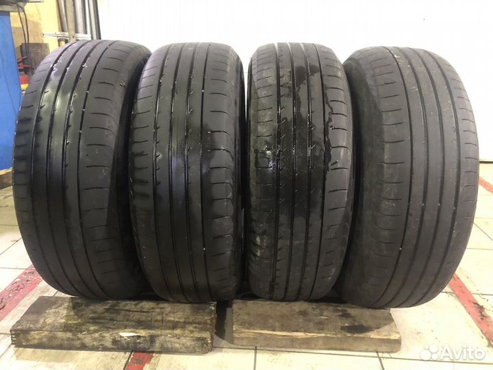 Yokohama Advan Sport V105 235/65 R17 108W