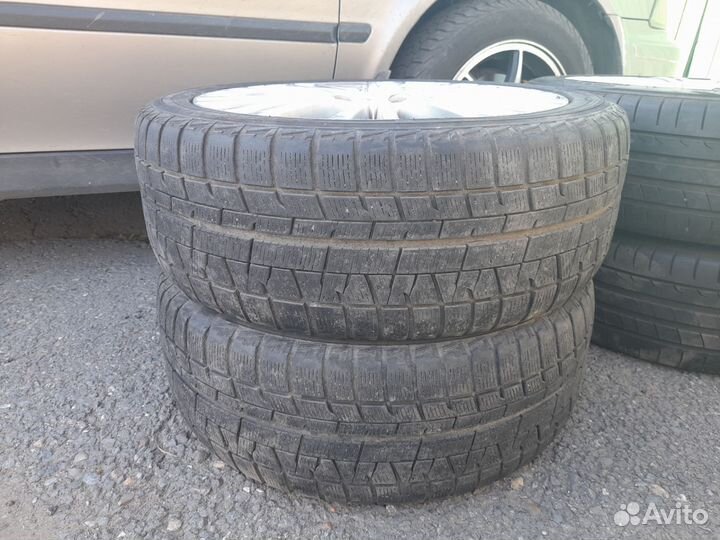 Bridgestone Blizzak Ice 215/45 R17