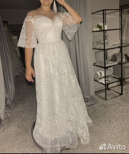 Свадебное платье