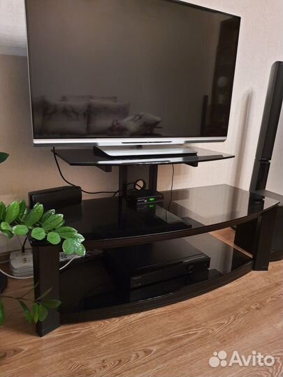 Полка под телевизор