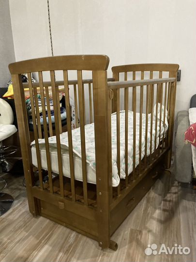 Детская кроватка качалка с матрасом