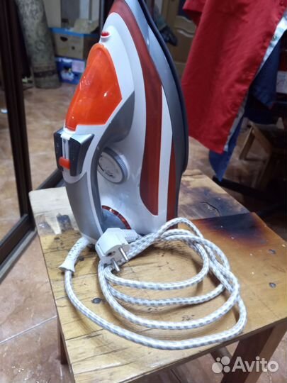 Утюг паровой Sakura