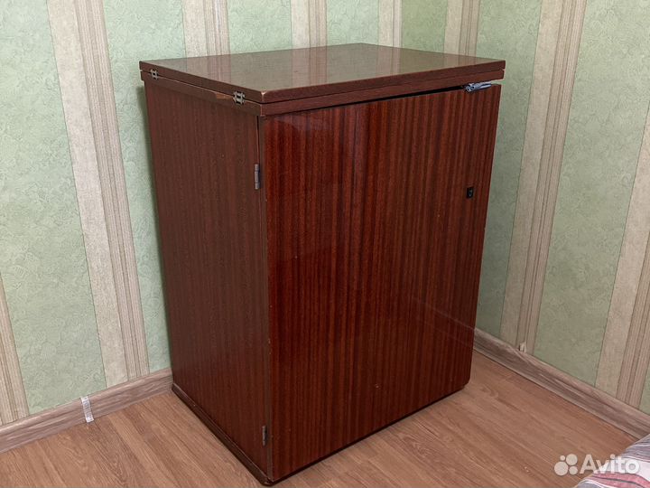 Швейная машина Подольск 132 тумба