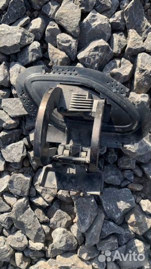 Крышка форсунки омывателя левая Mercedes-Benz