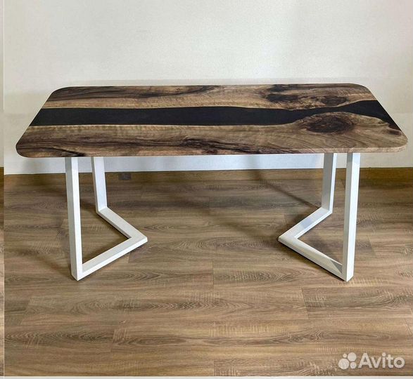 Компьютерный стол 'Slow Dimension'