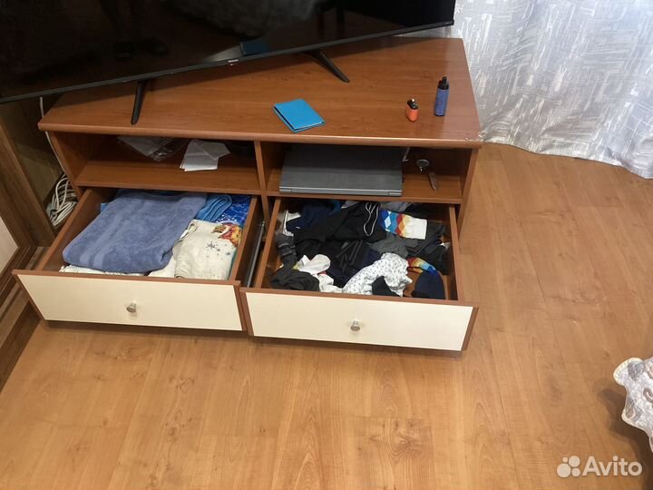 Продам тумбу под телевизор
