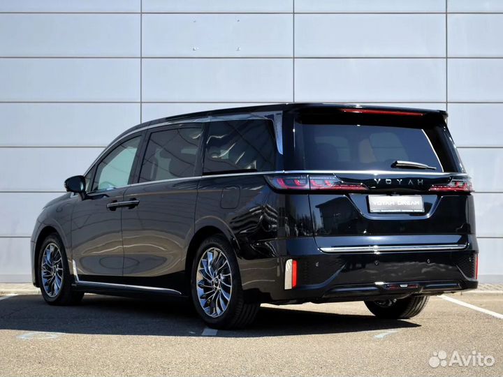 Voyah Dream 1.5 AT, 2024