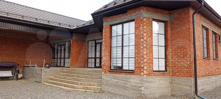 Дом 180 м² на участке 6 сот.