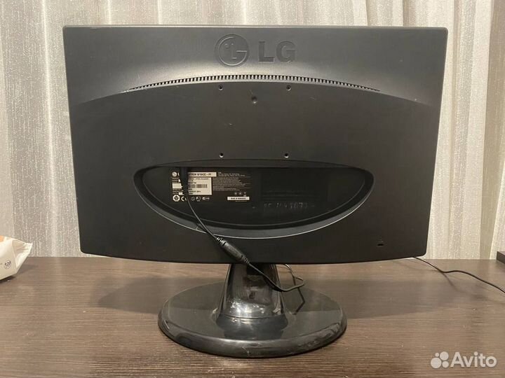 Монитор LG W1943C-PF