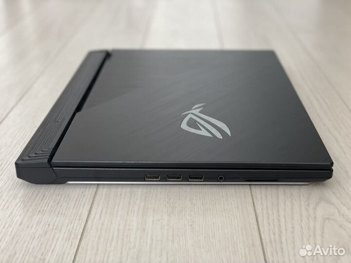 Отличный игровой Asus Rog Strix