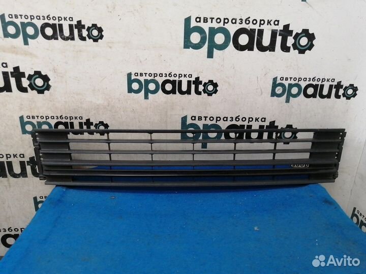 Решетка переднего бампера 6RU853677C Volkswagen