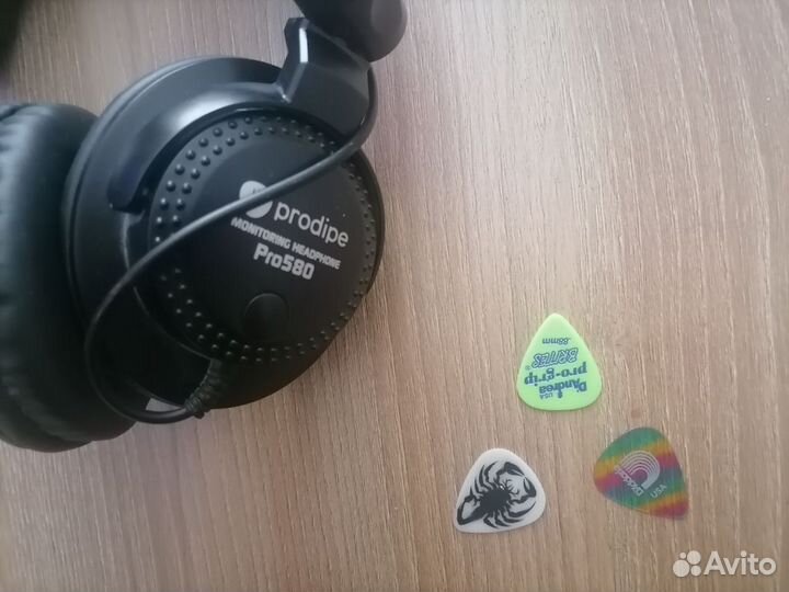 Электрогитара + комбик + студийные наушники