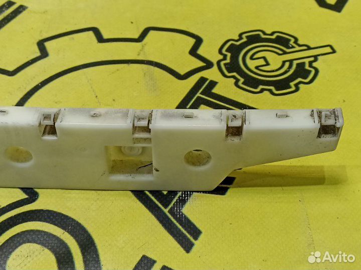 Крепление бампера заднее правое Infiniti Qx56 Z62