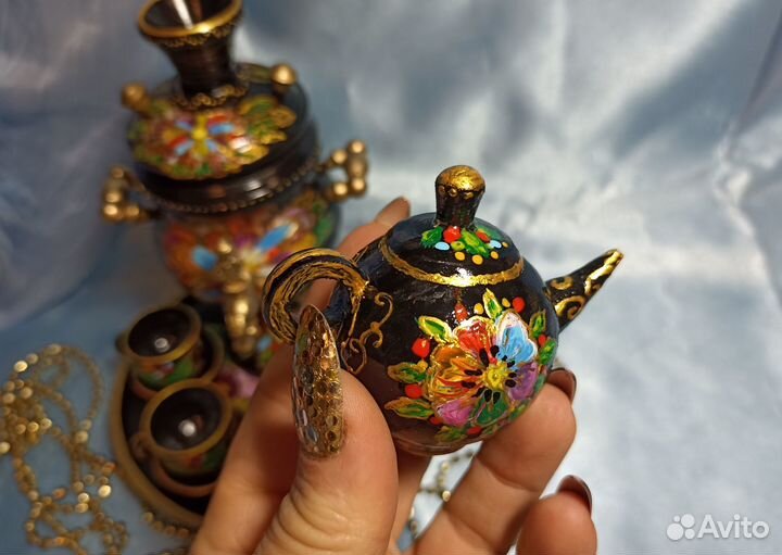 Самовар шкатулка на подносе с чайником и чашками