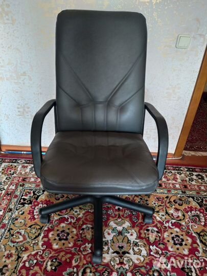 Компьютерное офисное кресло