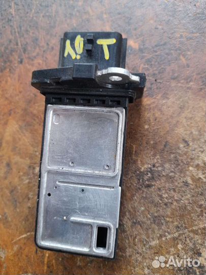 Датчик расхода воздуха Nissan Juke