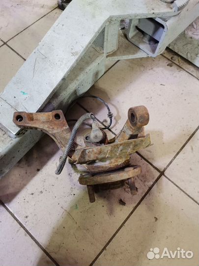 Кулак поворотный Шевроле Лачети