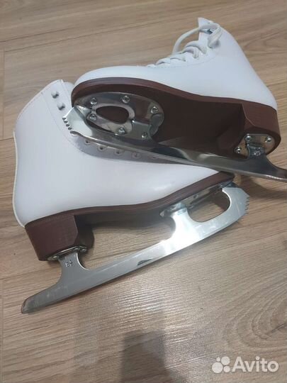 Фигурные коньки graf Davos Gold