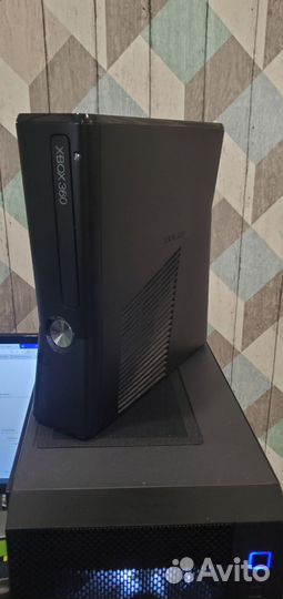 Xbox 360S прошитый Freeboot чип