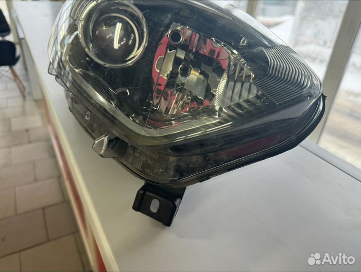 Фара правая Renault Kaptur