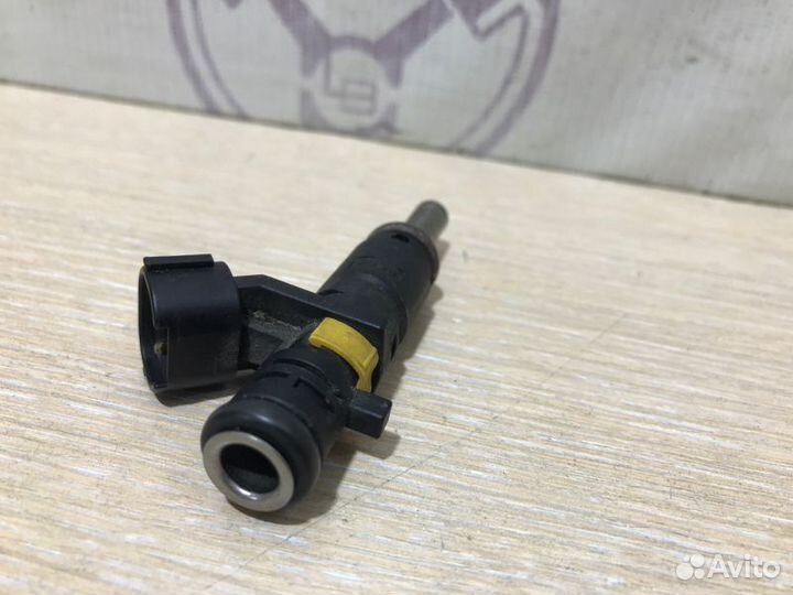 Форсунка топливная Peugeot 3008 0U 5FS EP6C 2011