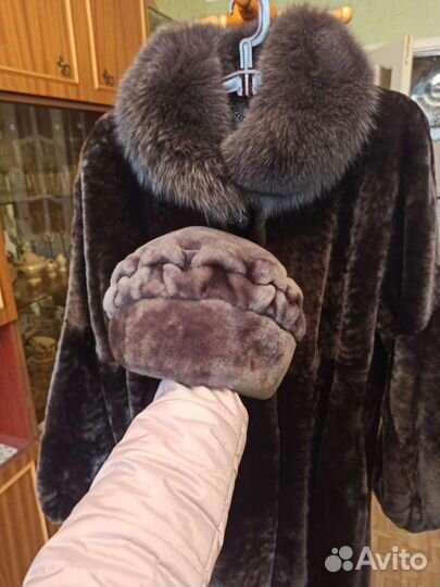 Женская меховая шапка