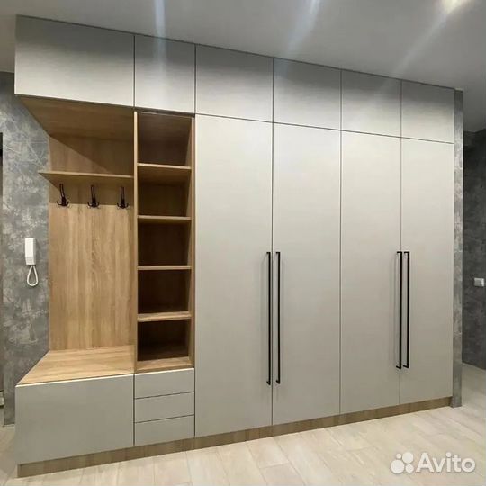 Шкаф в прихожую на заказ
