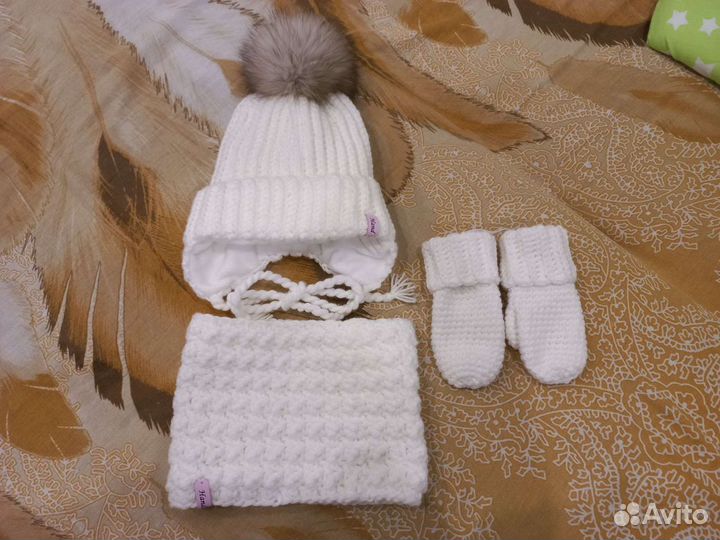 Комплект шапка и снуд варежки