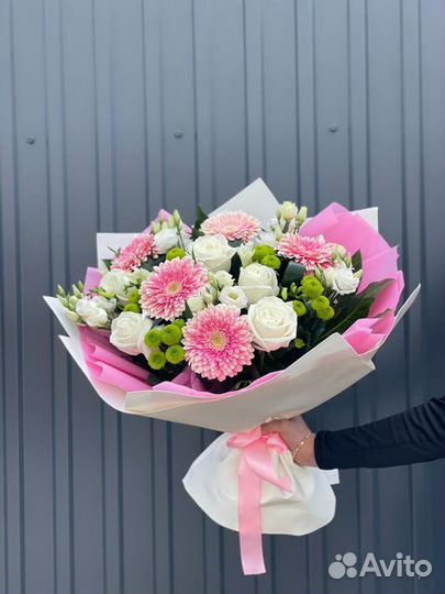 Продавец цветов в ночь