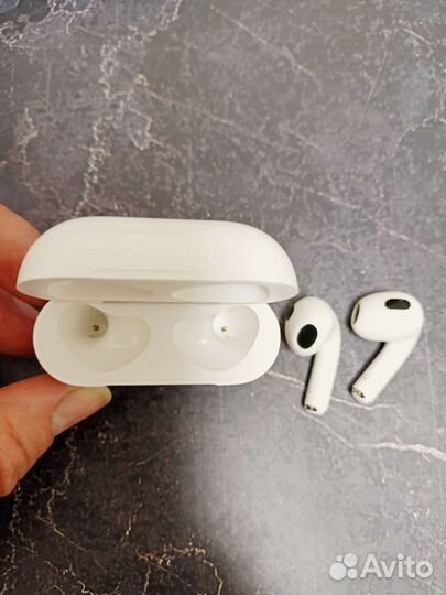 Наушники AirPods Pro 3