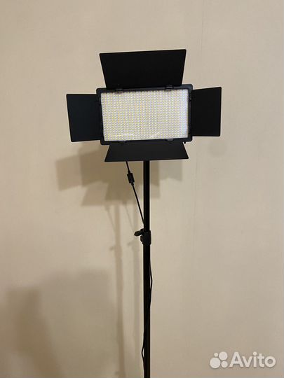 Видеосвет LED U600