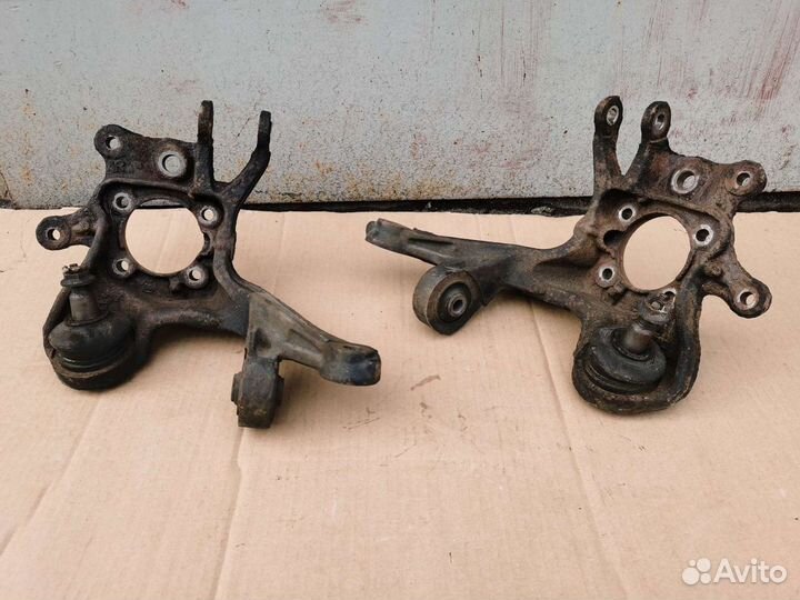 Цапфа Toyota Avensis 2 поколения