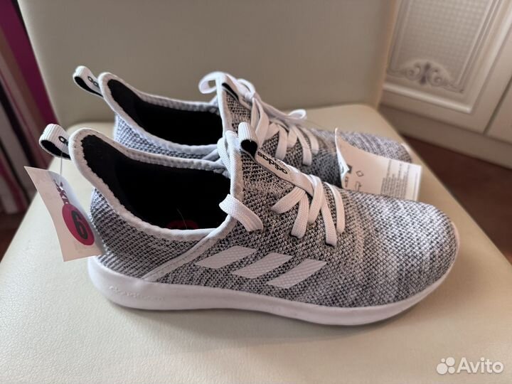 Легкие кроссовки adidas 36