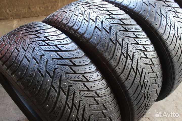 Nokian Tyres Hakkapeliitta 8 235/45 R18 98T